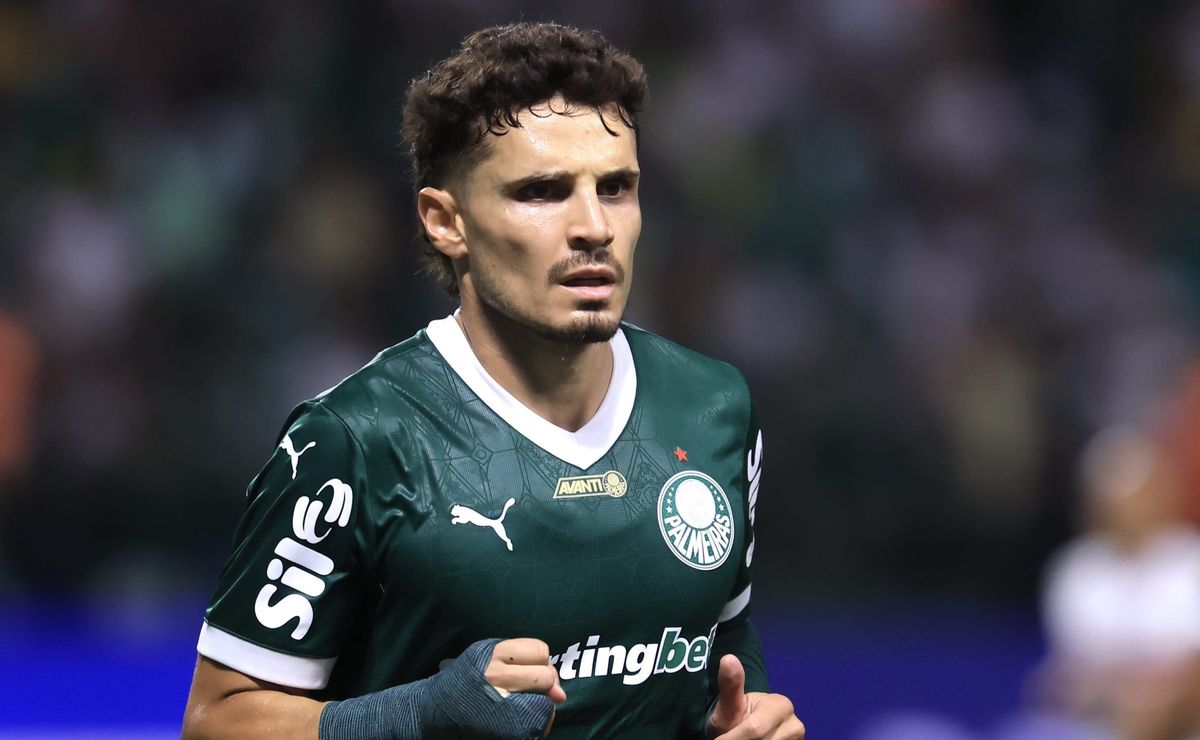 Raphael Veiga em busca de vitória decisiva no próximo clássico pelo Palmeiras