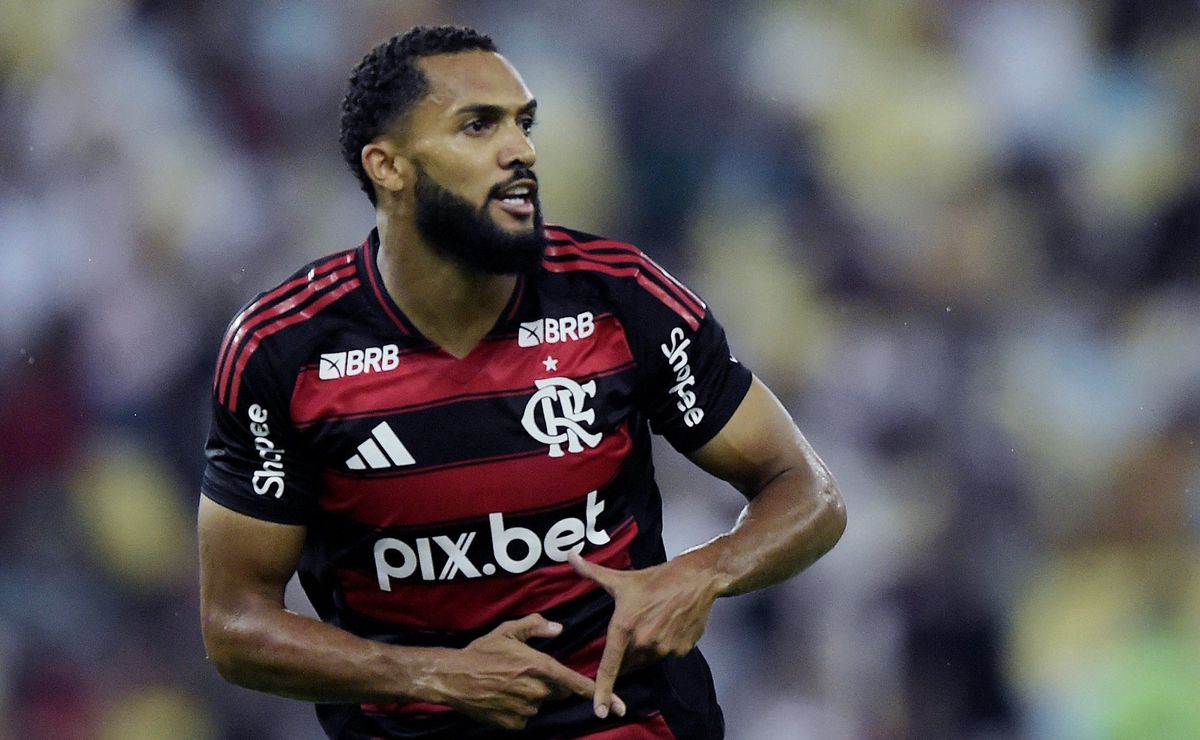 Força do Flamengo e relação especial com Juninho são destaques, diz Léo Pereira.