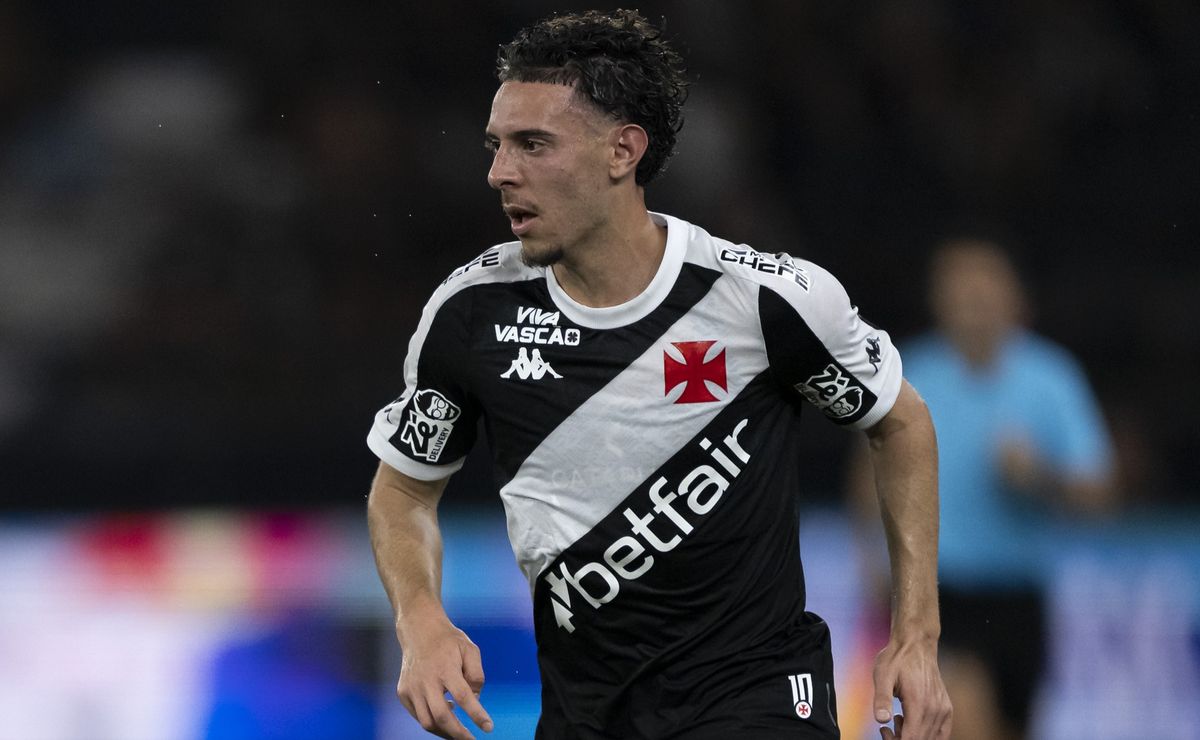 Nuno Moreira valoriza parceria com Philippe Coutinho e desejo de se firmar no ataque do Vasco