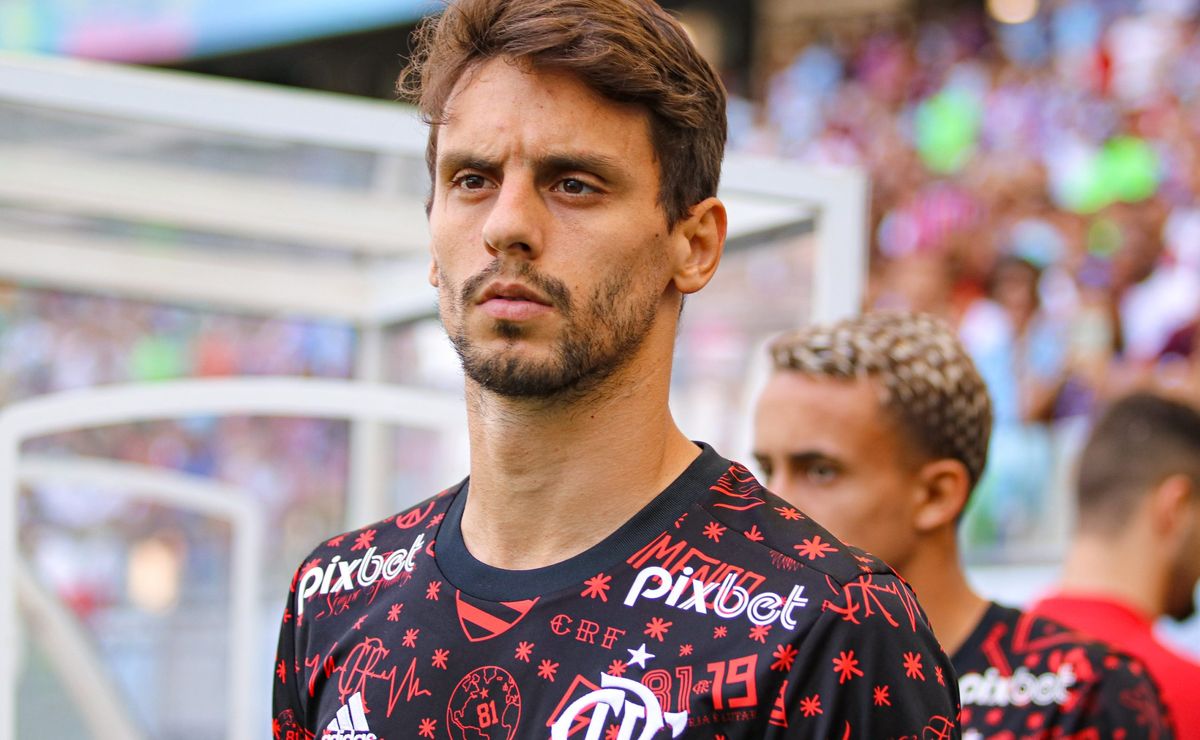 Rodrigo Caio negocia transferência para clube de São Paulo.