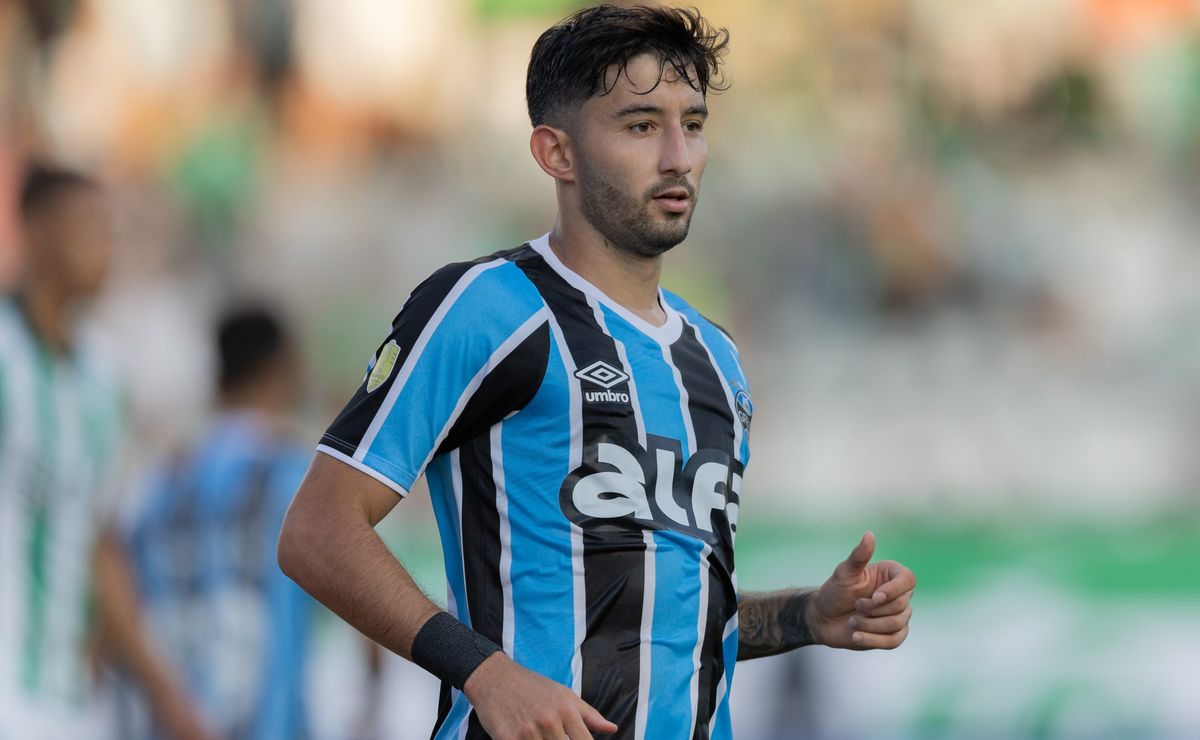Grêmio decide sobre venda de Villasanti ao Atlético-MG após confirmação de interesse