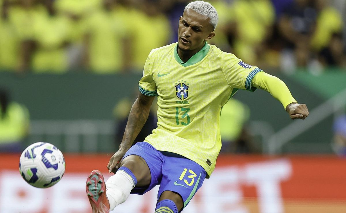 jogadores em destaque nas eliminatórias antes do retorno ao Flamengo: Wesley, Ortiz.