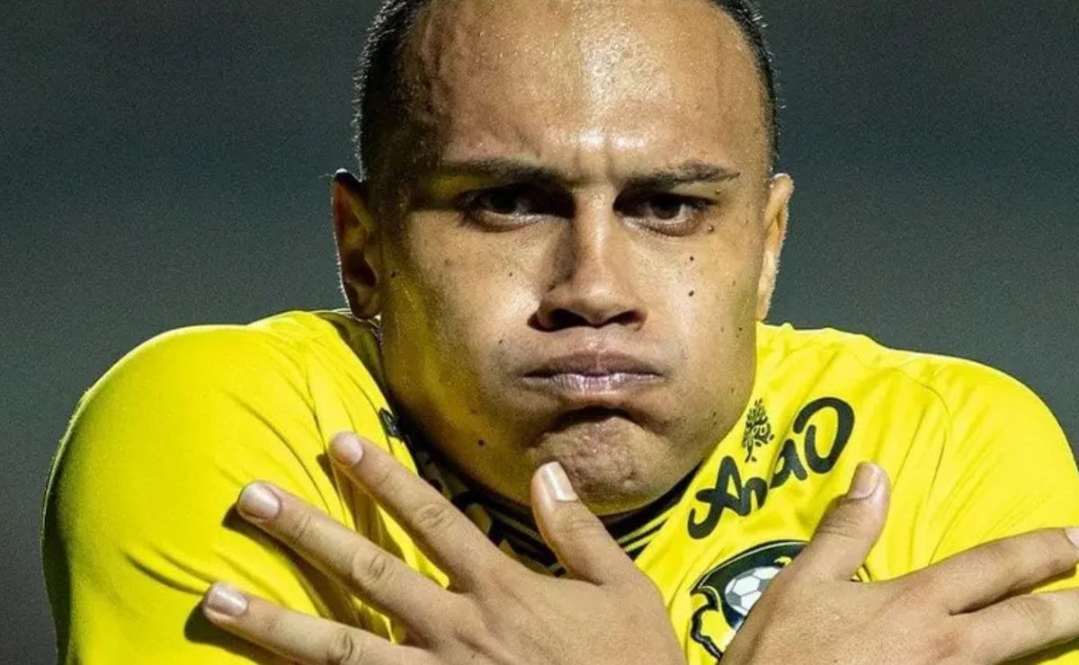 Jogador Léo Jabá é suspenso por doping em exame contra Corinthians