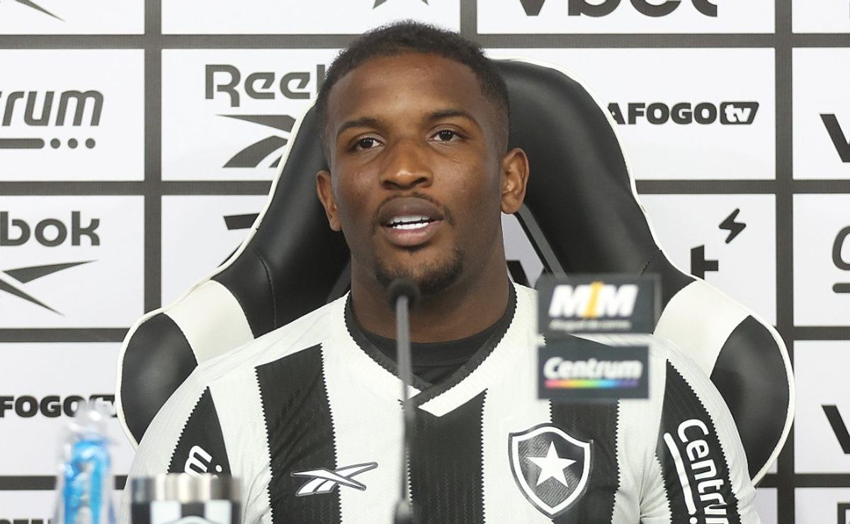 Elias Manoel cita Grêmio em primeira coletiva no Botafogo e faz revelação: “Conhecia alguns”