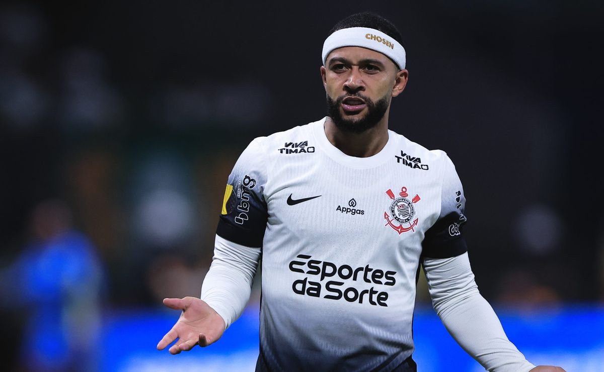 Depay avalia permanência no Corinthians e Augusto Melo nota interesse em renovação