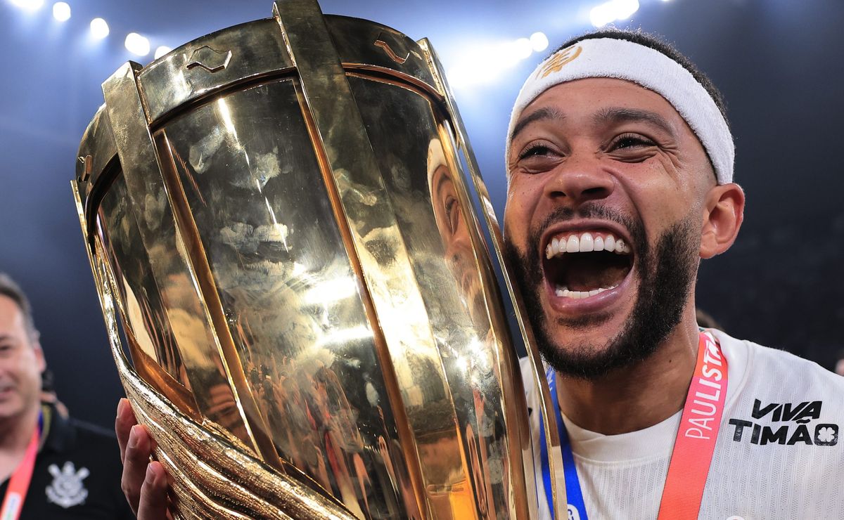 Corinthians aposta em Memphis Depay para entrar no Super Mundial de Clubes.