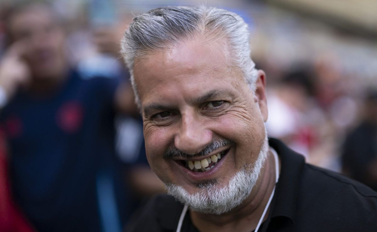 José Boto elogia estreia de Wallace Yan no Flamengo: corajoso em campo