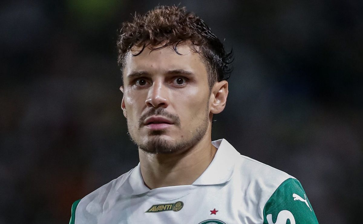 Bastidores envolvendo Raphael Veiga no Allianz Parque antes de jogo crucial.