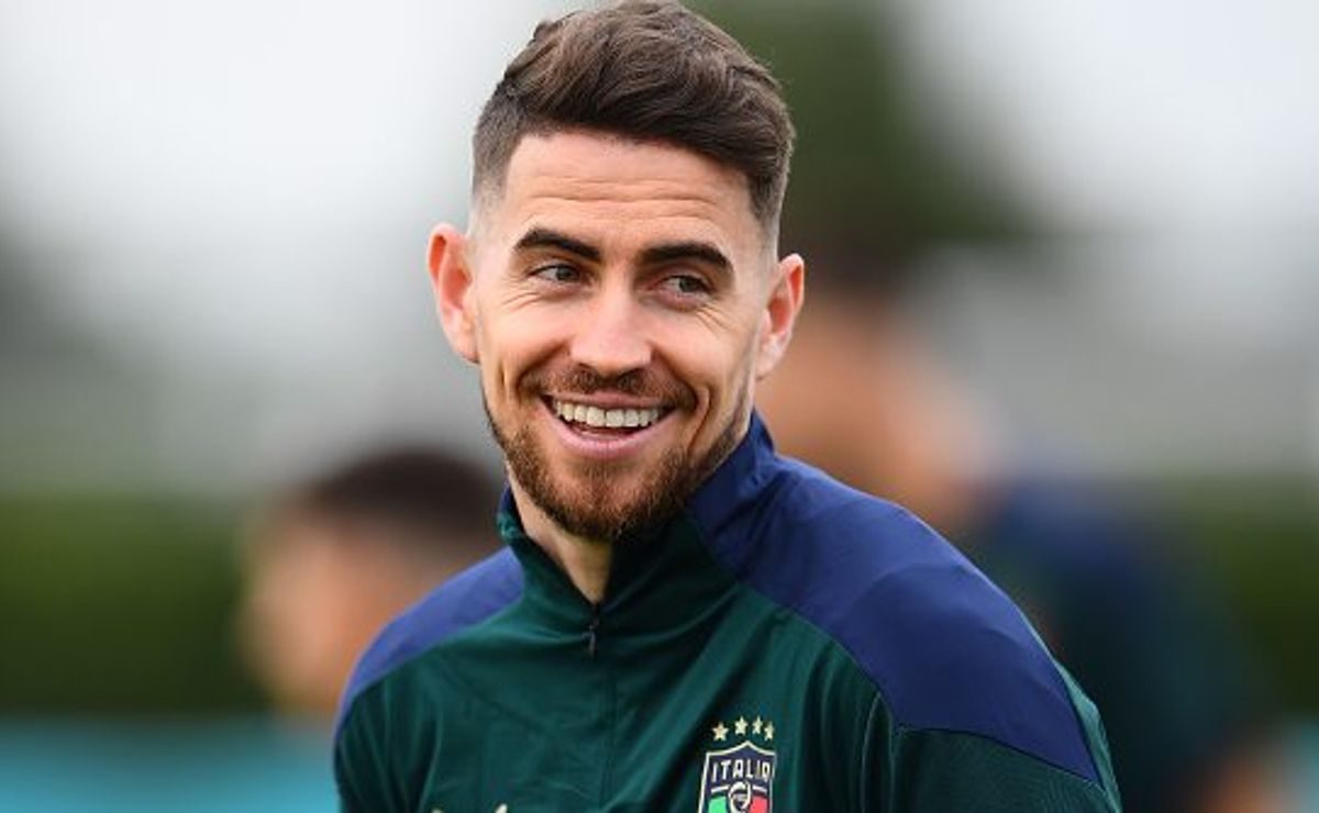 Chegada de Jorginho ao Flamengo confirmada antes do Super Mundial.