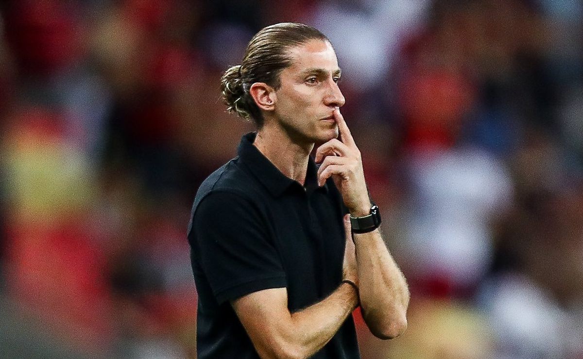 Filipe Luís responde vaias da torcida do Flamengo e revela desafio lançado