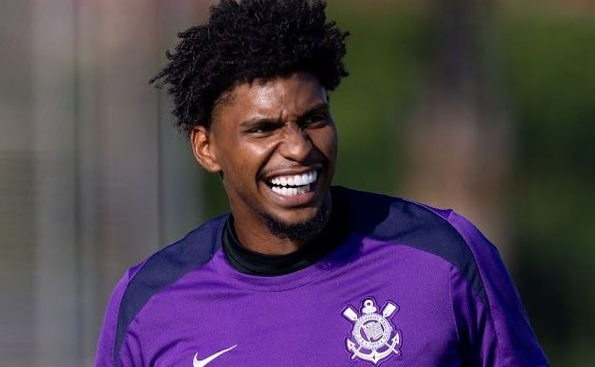 Corinthians planeja retorno antecipado de Hugo Souza para posição de titular