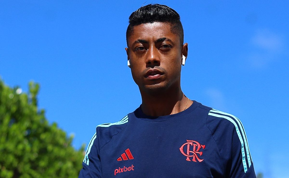 Bruno Henrique decide futuro após indiciamento por apostas ilegais envolvendo Flamengo.