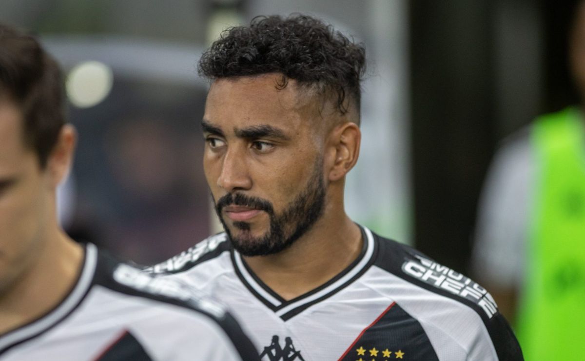 Payet pode desfalcar Vasco no clássico contra o Flamengo no Maracanã.