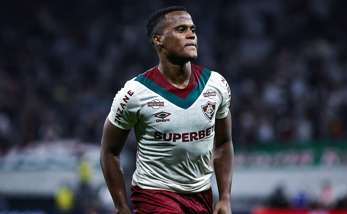 Arias supera fase ruim nos pênaltis e volta a decidir pelo Fluminense