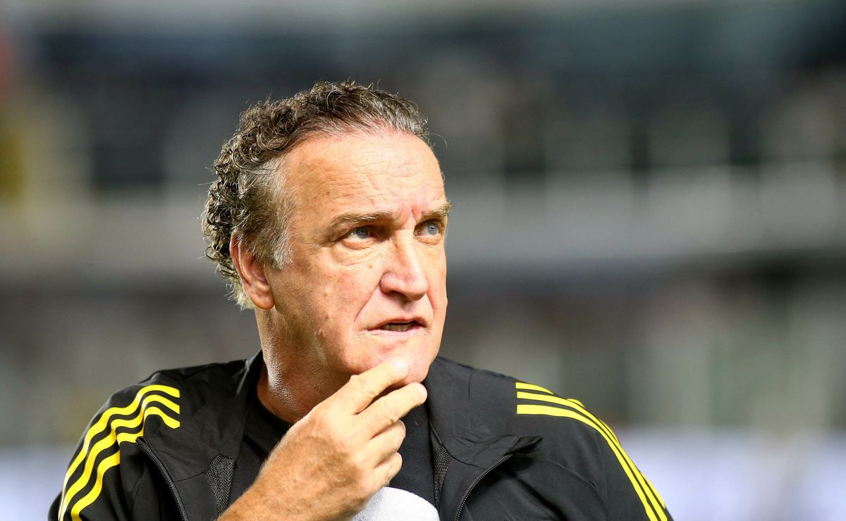 Cuca pede e SAF do Atlético-MG tentará investida em julho para contratar volante Jair, do Vasco