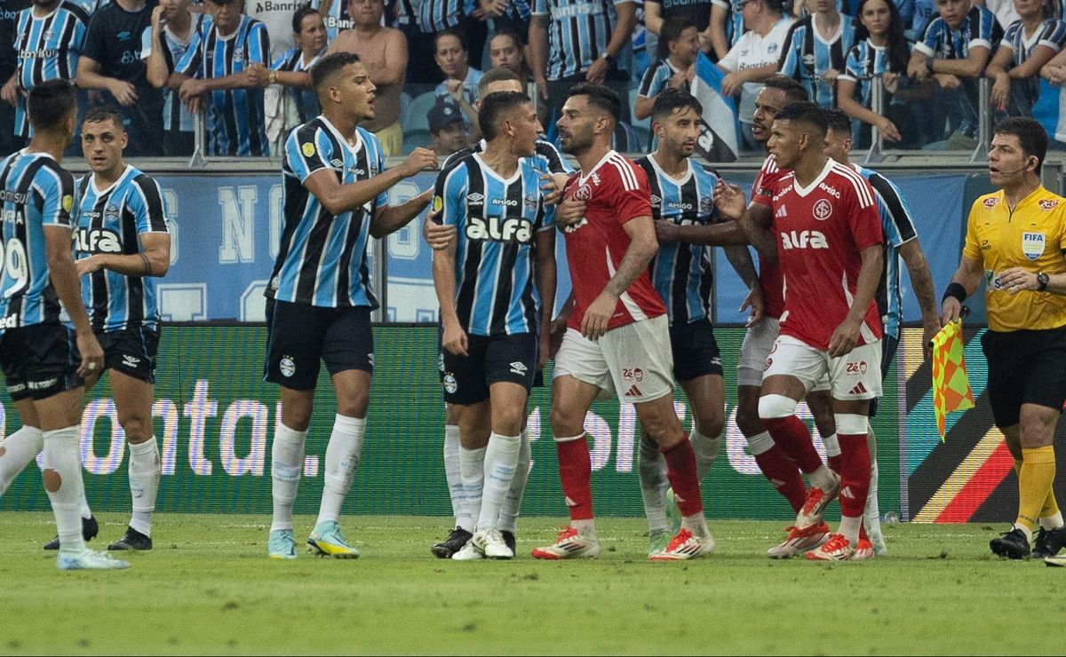 Brasileirão 2025: Grêmio x Internacional – Onde assistir, escalações do jogo, arbitragem e informações principais