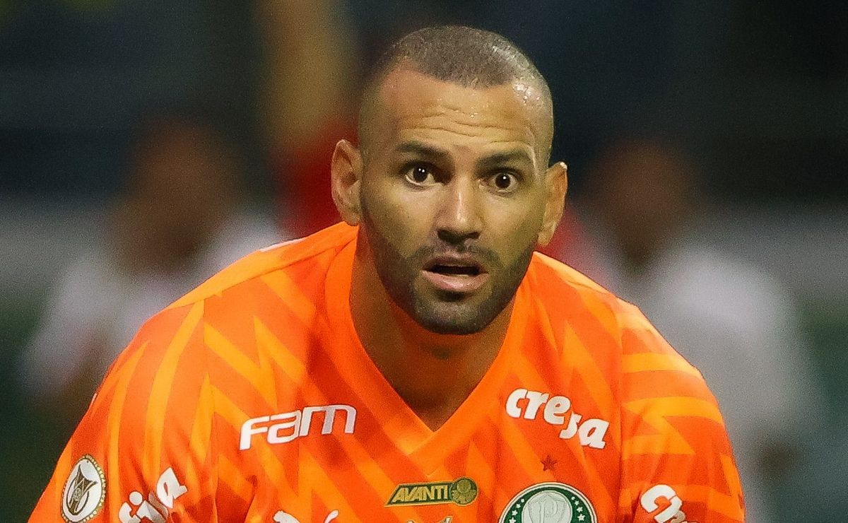 Weverton é citado por Paulo Nunes, que manda recado direto para goleiro do Palmeiras