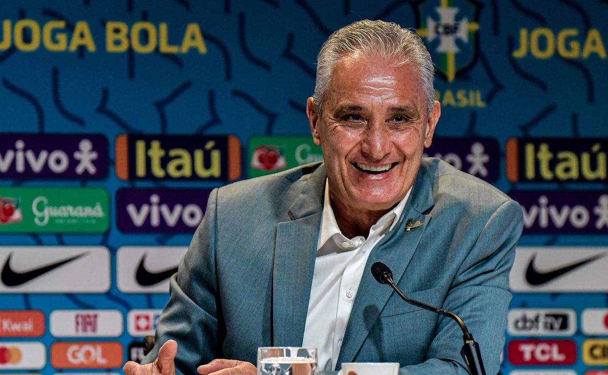 Tite decide abrir mão de acordo para fechar com Corinthians de Augusto Melo
