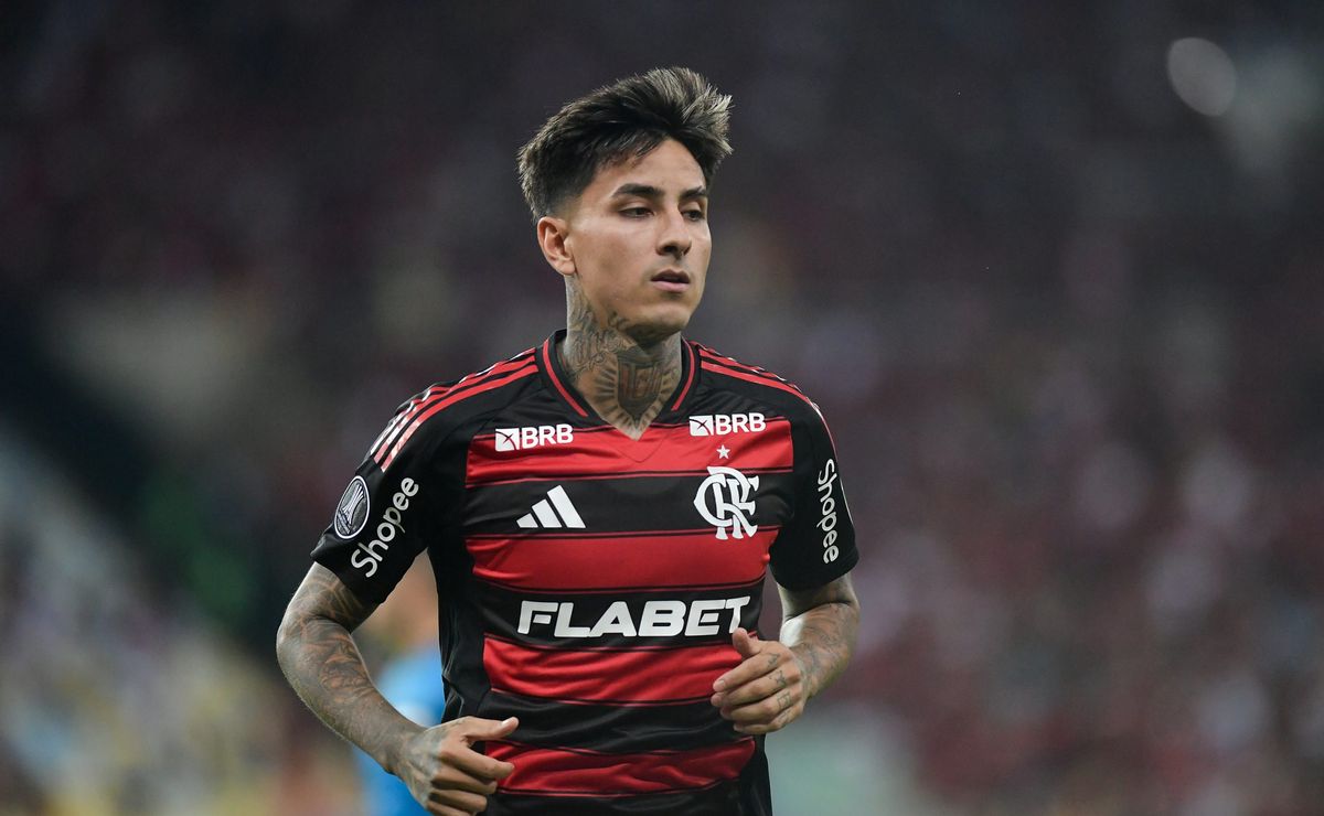 Volante titular critica atuação sonolenta em destaque de Pulgar na Libertadores.