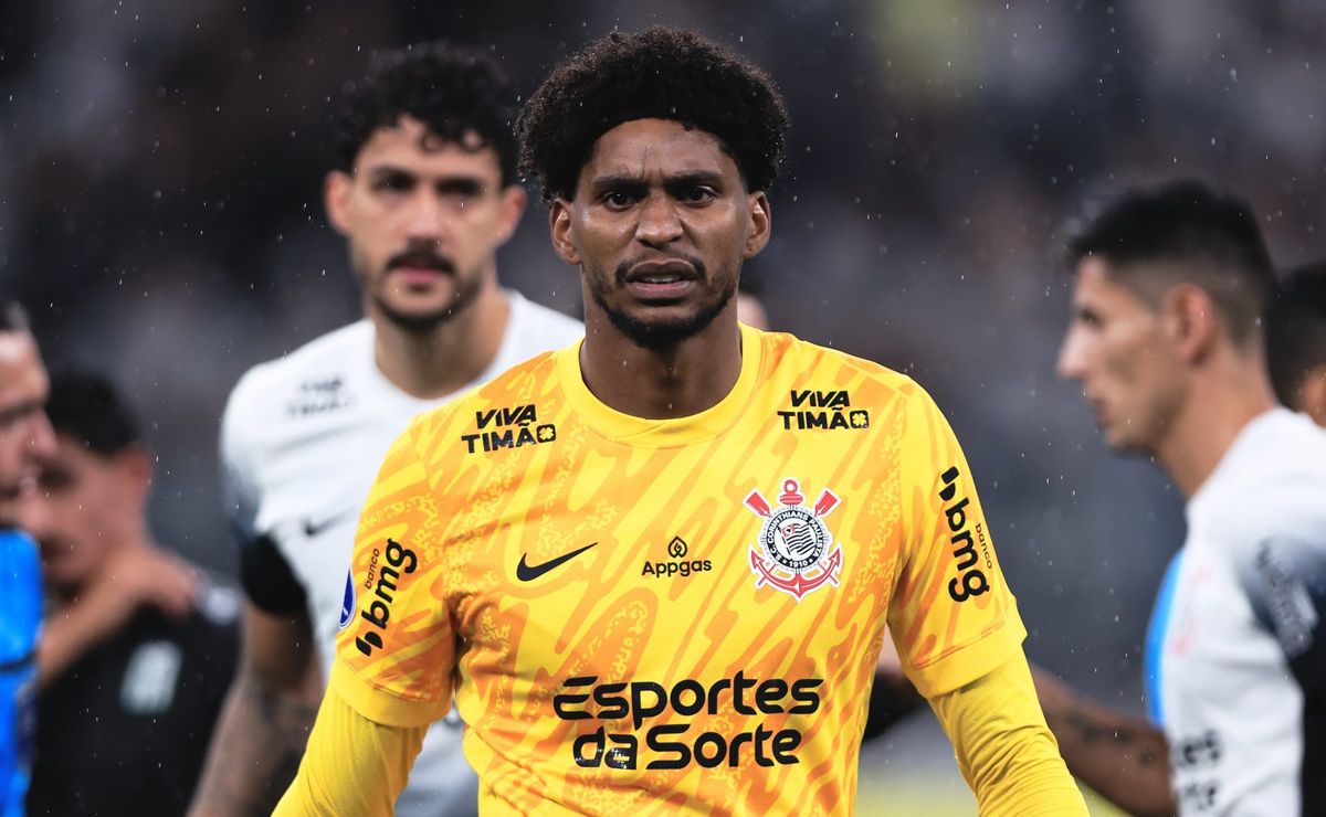 Hugo Souza elogia competência de Dorival Júnior: técnico excepcional e humano exemplar.