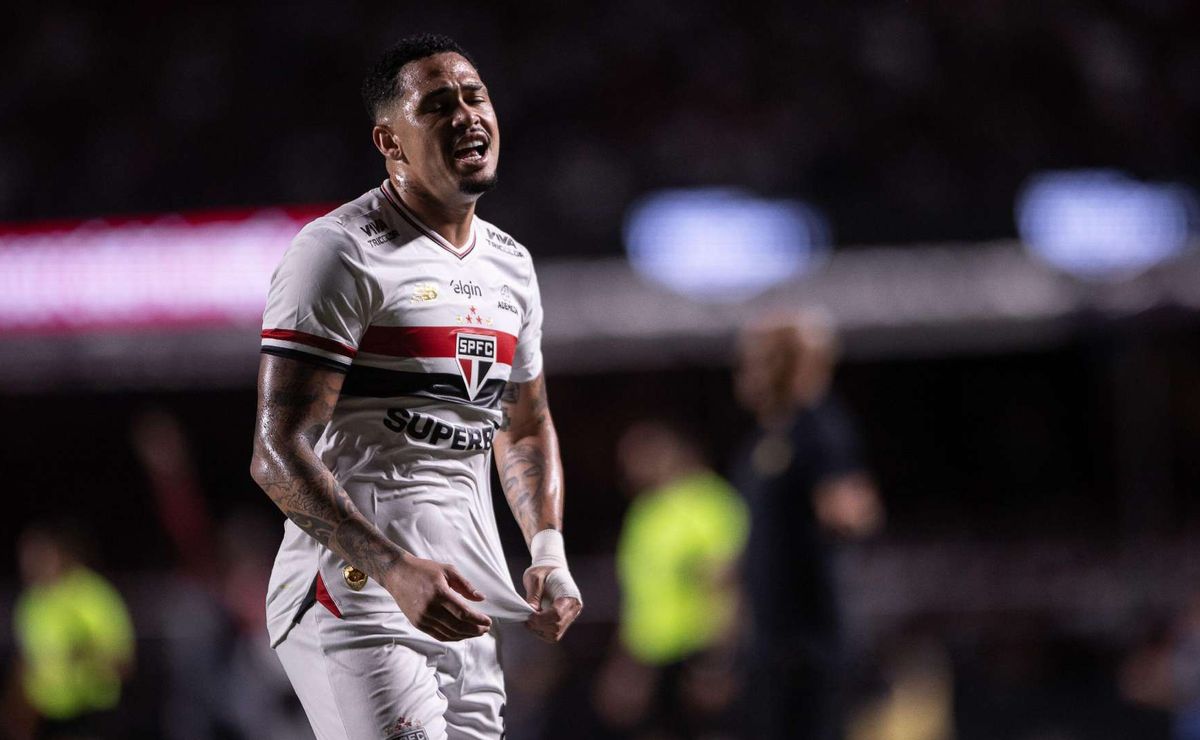 CEARÁ DEFENDE INVENCIBILIDADE EM CASA CONTRA O SÃO PAULO! Confronto direto promete emoções na Arena Castelão pelo Brasileirão!