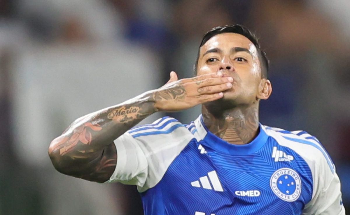 Ex-Palmeiras, Dudu vive polêmica no Cruzeiro e pode ser negociado no meio do ano