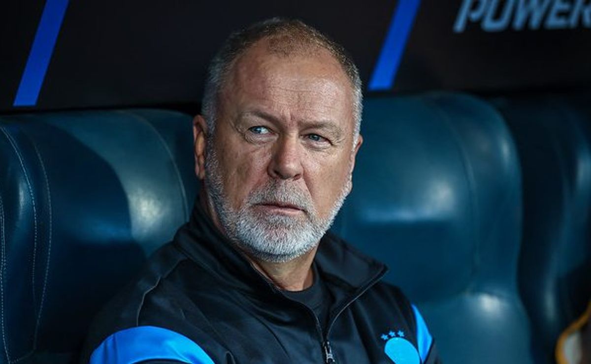 Mano Menezes prega cautela no início de trabalho e foca em dar confiança para o elenco do Grêmio