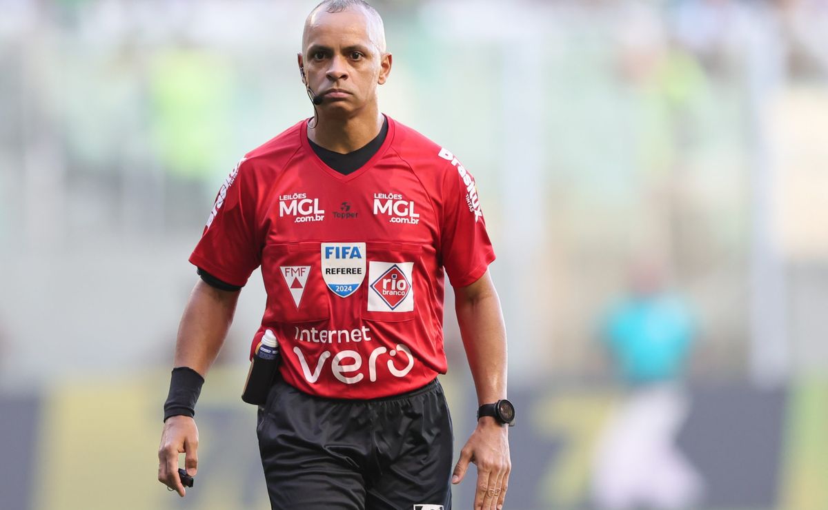CBF define Wilton Pereira Sampaio como árbitro de Flamengo x Cruzeiro pelo Brasileirão