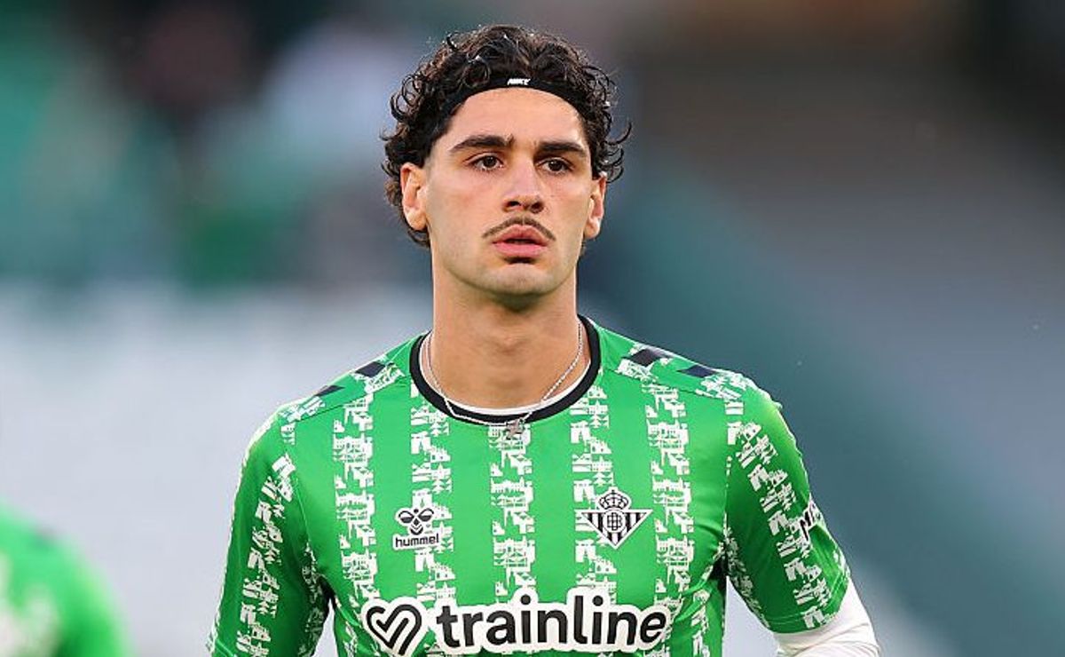 Internacional pode lucrar cerca de R$ 8 milhões com metas batidas por Johnny, do Betis