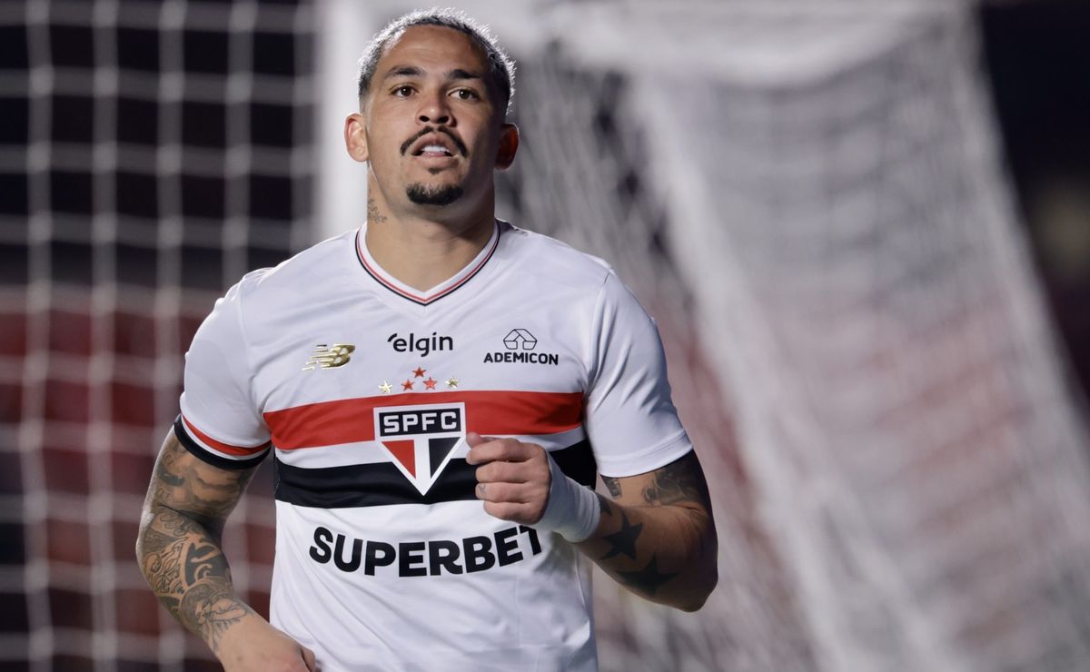 Luciano acaba com jejum e entra na disputa por vaga no São Paulo