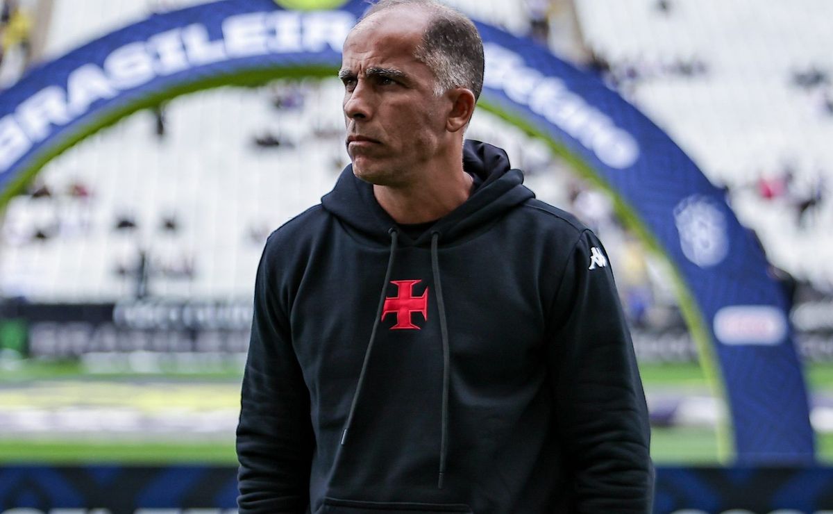 Torcida do Vasco critica Felipe Maestro e o compara a Carille após empate contra o Operário na Copa Betano do Brasil