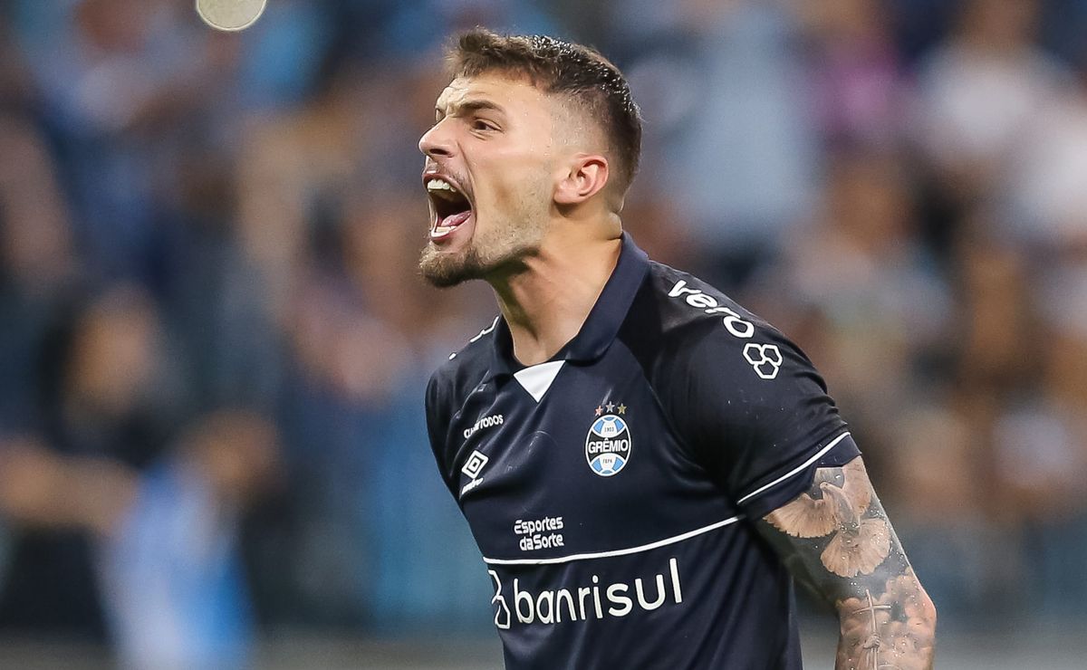 Palmeiras planeja avançar na compra de Gabriel Grando para Super Mundial.