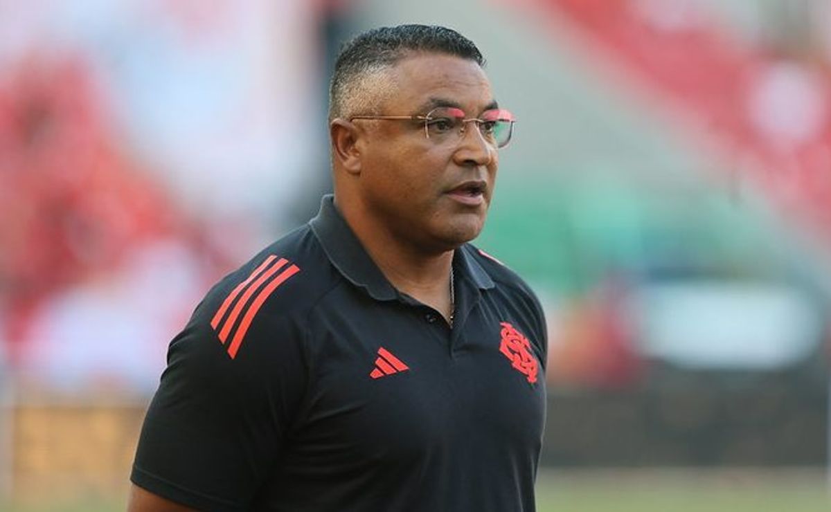 Roger Machado ganha reforço no Internacional e Carbonero deve ser novidade contra o Corinthians