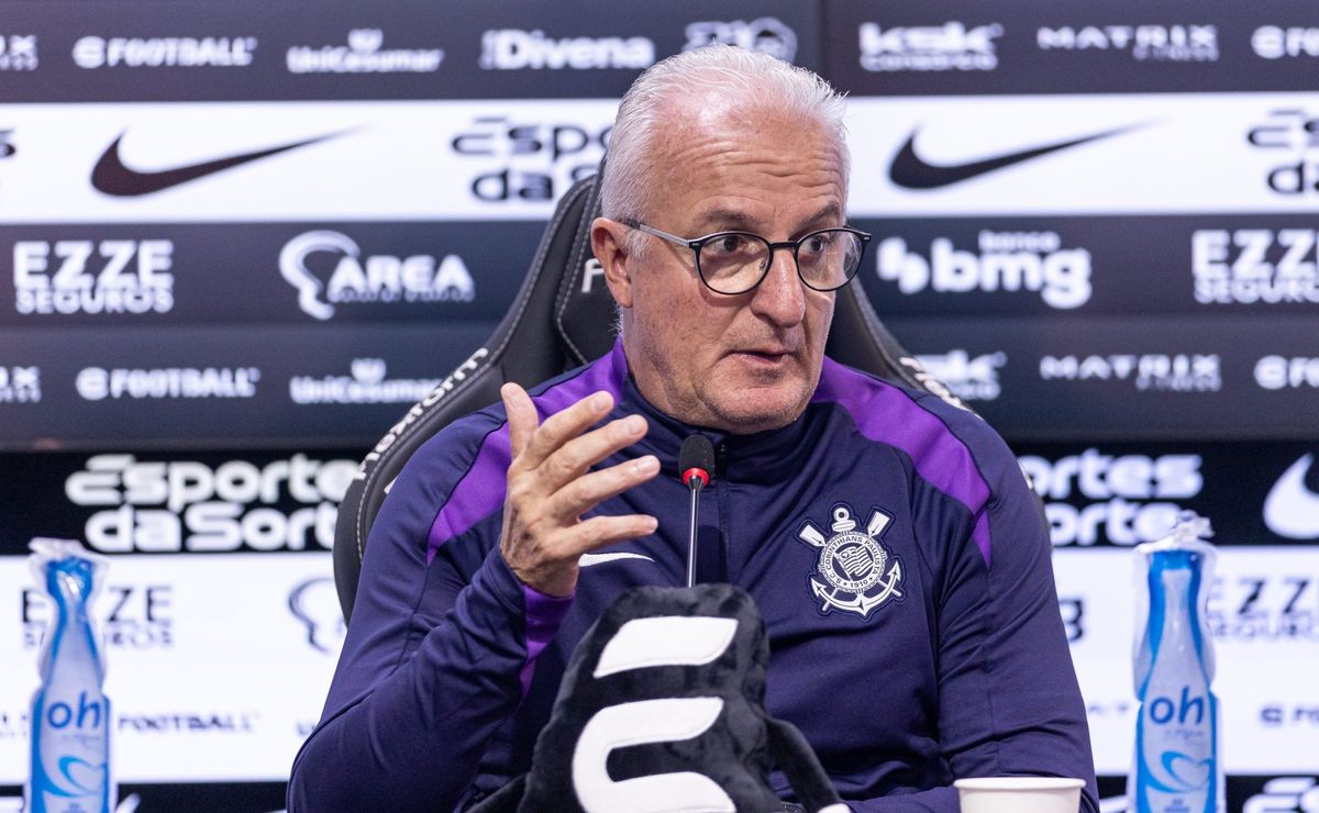Dorival Júnior elogia Flamengo após estreia no Corinthians: Uma grande exibição