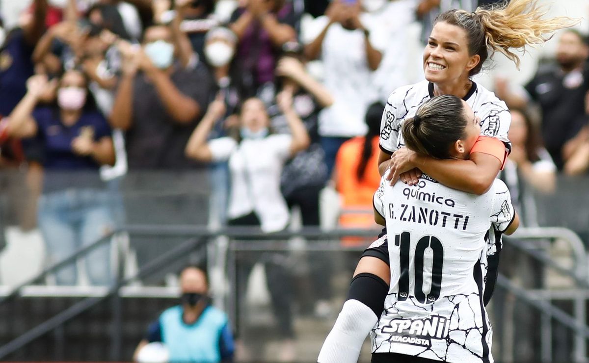 Corinthians bate Grêmio no fim e retorna ao G4 do Brasileirão Feminino