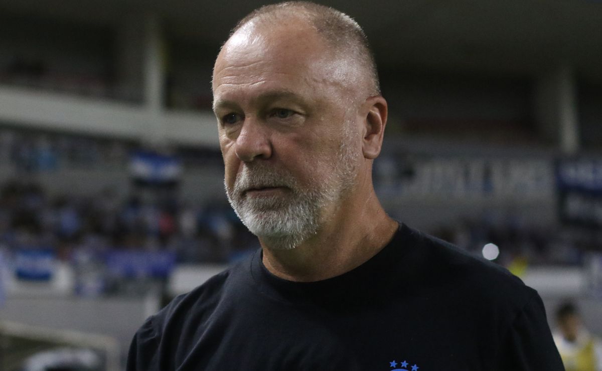 Escalação do Grêmio: Sem Villasanti, Mano Menezes indica ‘novidade’ para encarar o Santos