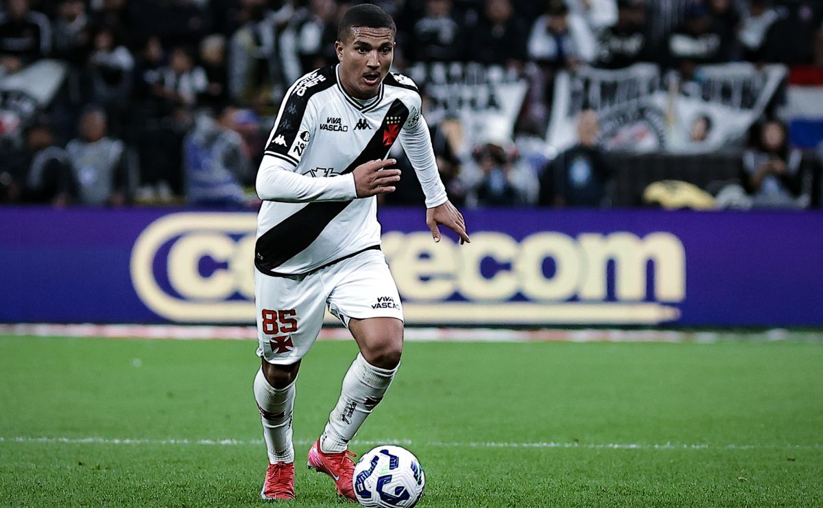 Escalação do Vasco: Felipe estuda mudanças e Matheus Carvalho pode ser titular contra o Palmeiras