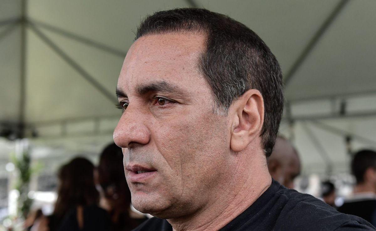 Edmundo discorda de declaração de Felipe Maestro sobre o zagueiro Capasso, do Vasco