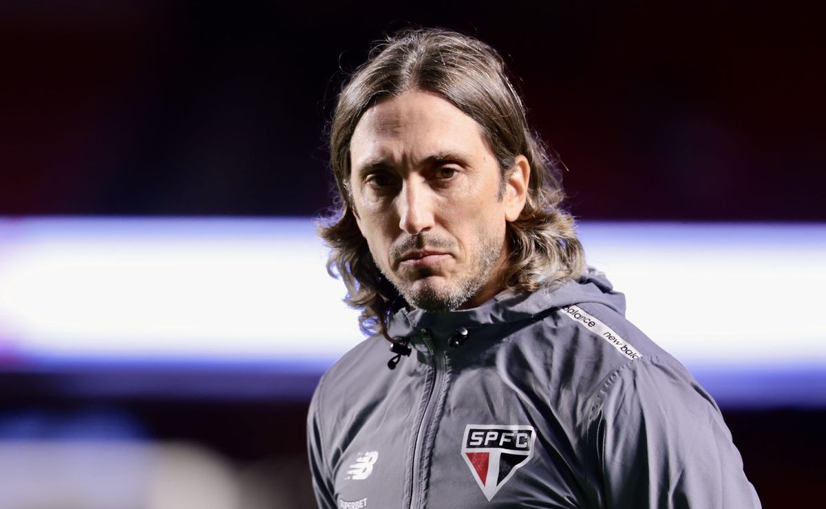 Zubeldía projeta retornos no São Paulo para confronto decisivo na Libertadores
