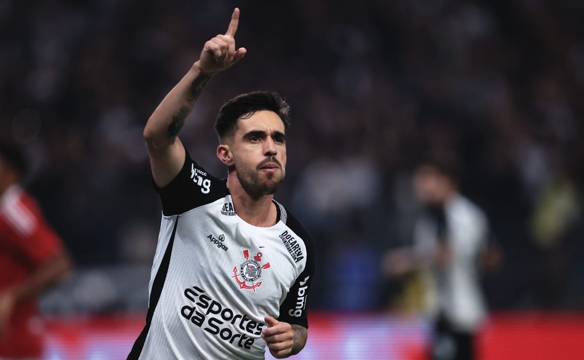 Coronado pede mais chances a Dorival Júnior após marcar golaço pelo Corinthians