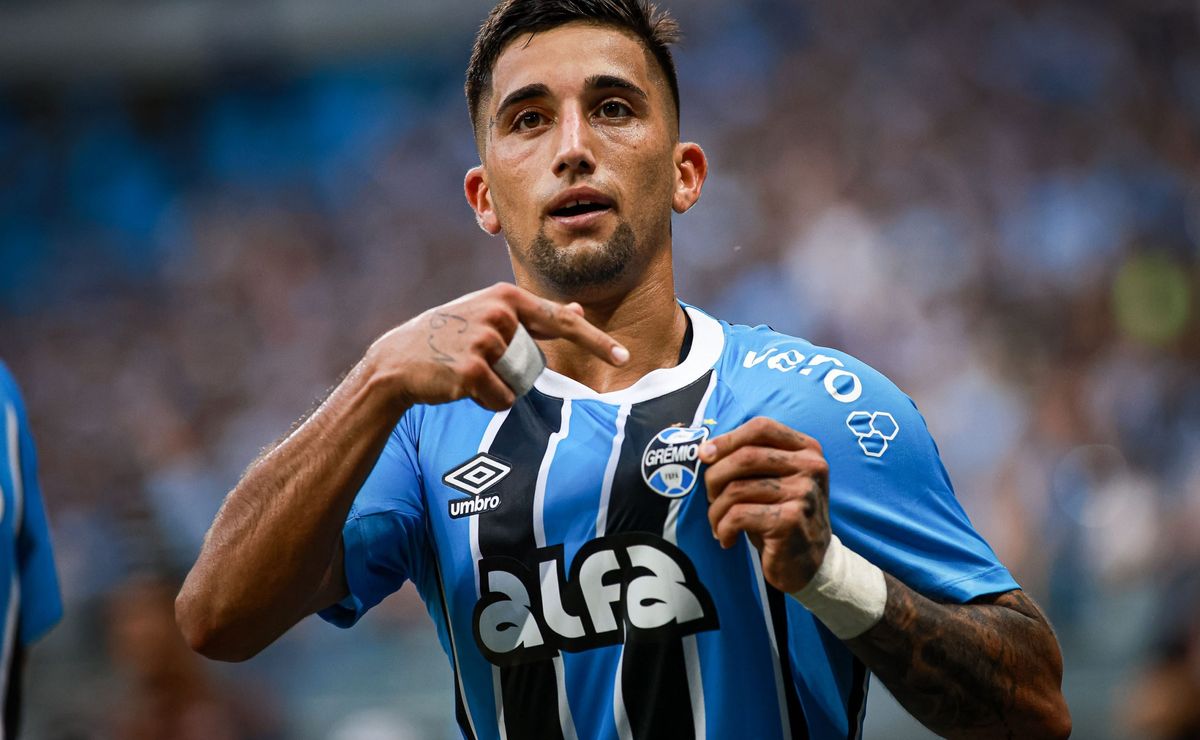 Com gol de Cristian Olivera, Grêmio vence o Santos e sobe na tabela do Brasileirão Betano