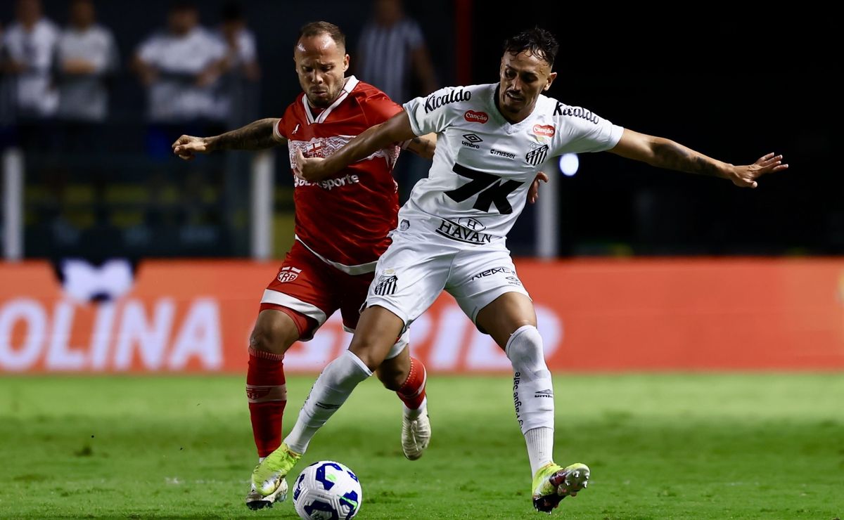 Guilherme e Pituca em crise no Santos? Cleber Xavier age para reerguer dupla