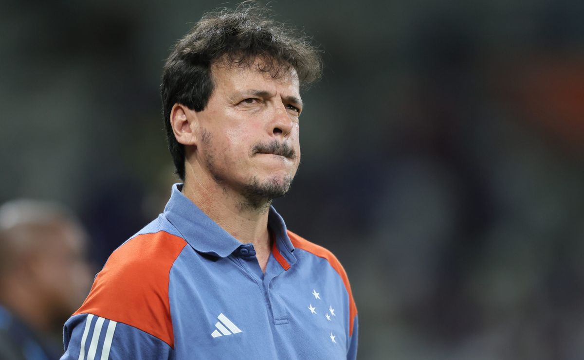 Salário de R$ 2 milhões: Vasco tenta reduzir pedida de Fernando Diniz para assumir o clube