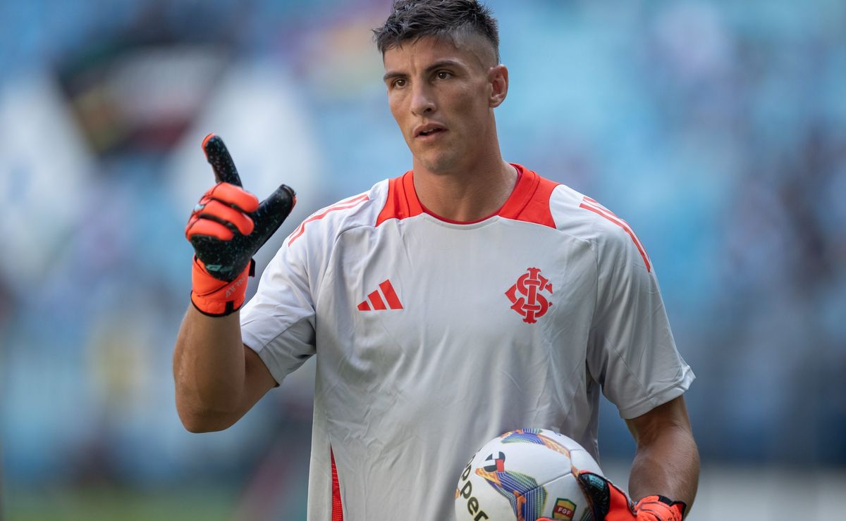 Internacional projeta retorno de Rochet ao gol contra o Bragantino dia 12 de junho