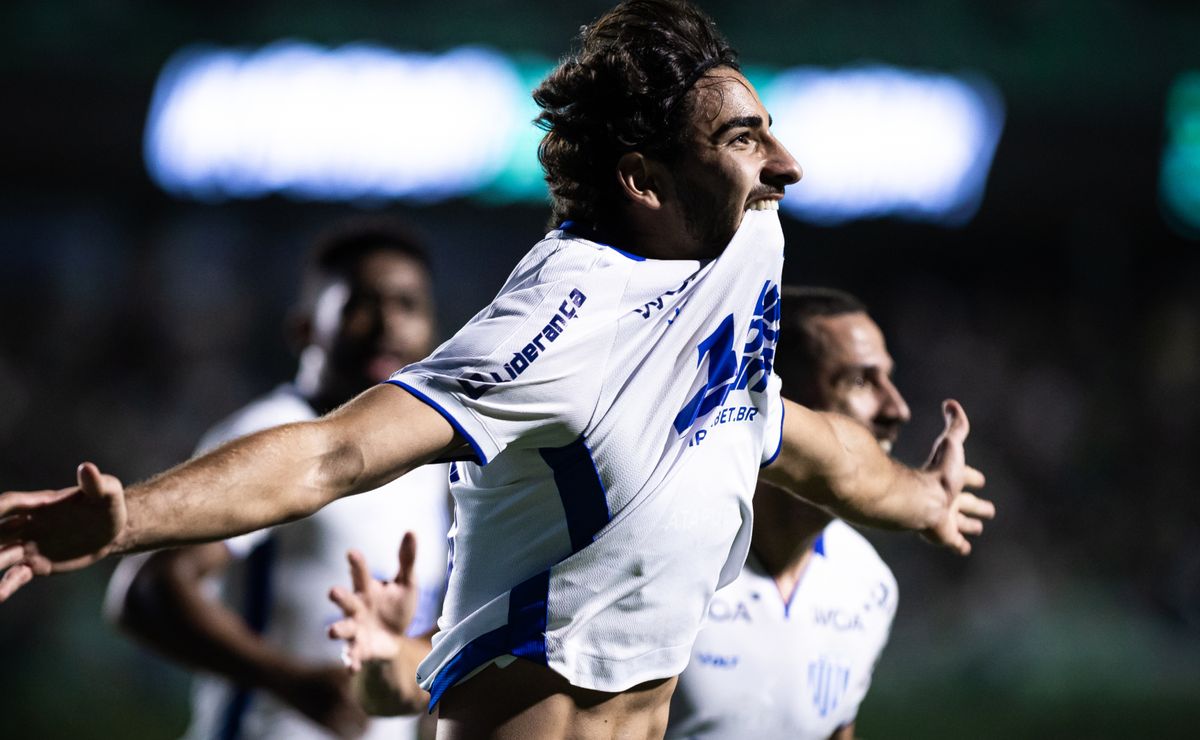 Emprestado pelo Vasco, JP vive grande fase no Avaí; veja os números