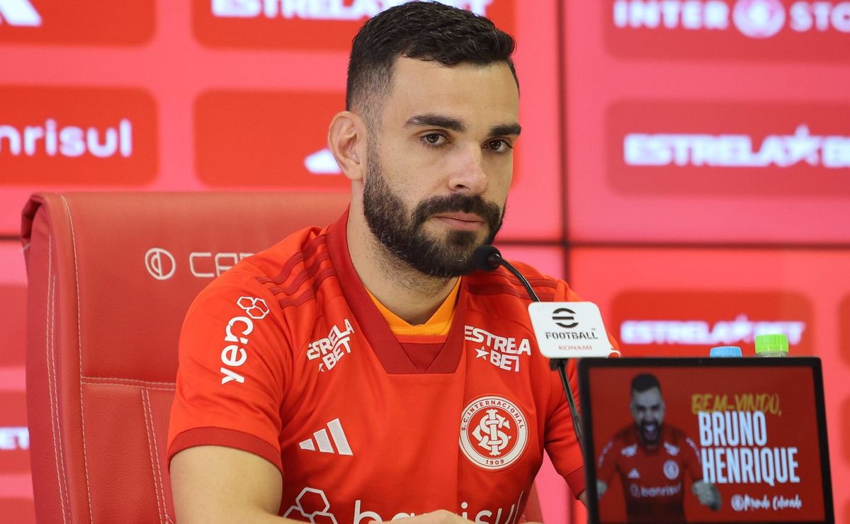 Internacional não abre negociação com Bruno Henrique e volante fica perto de liberação para pré-contrato com outra equipe