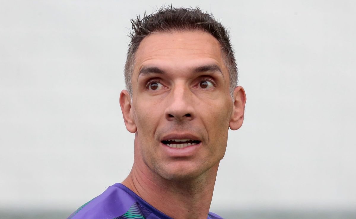 Fernando Prass aponta que demora do planejamento foi o principal erro do Botafogo