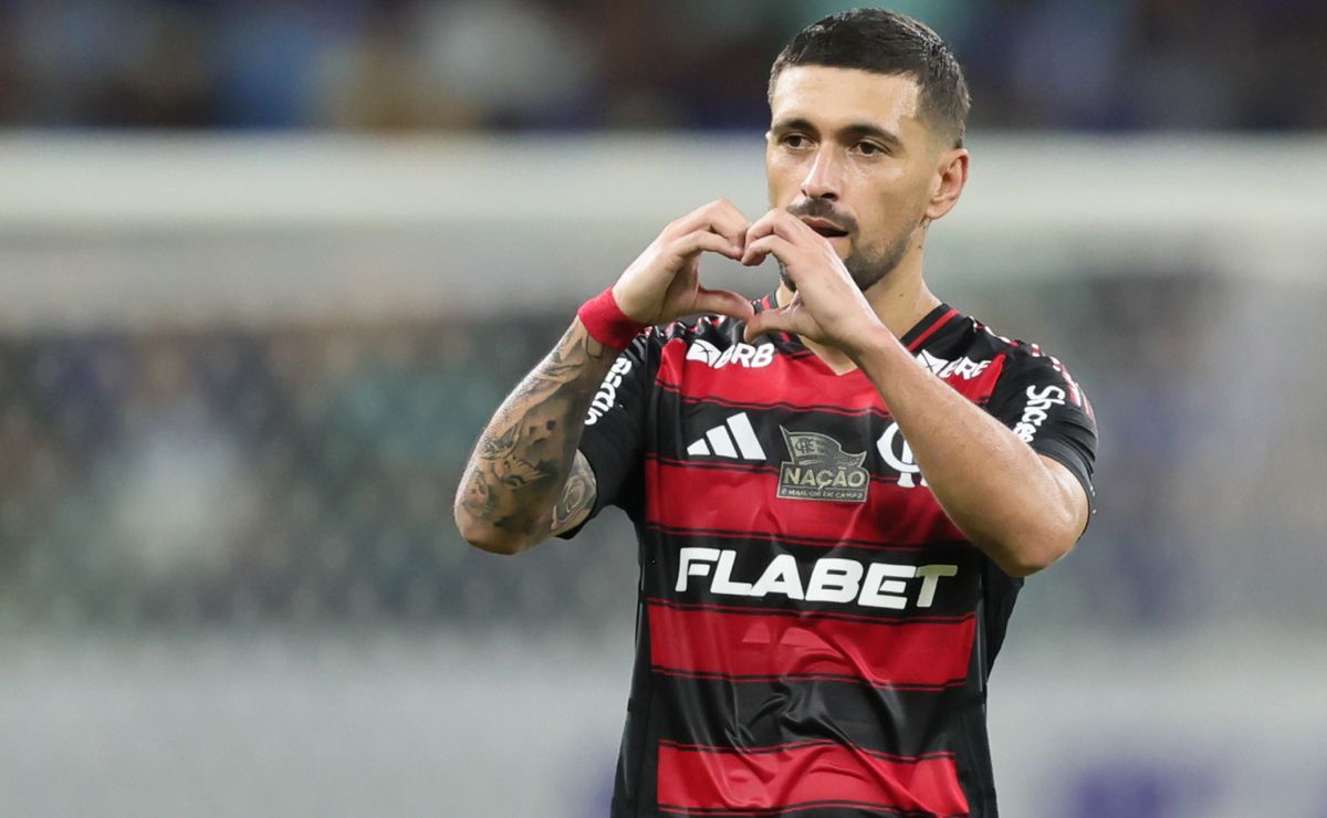 Em alta no Flamengo, Arrascaeta é eleito o grande destaque do Brasileirão Betano em abril