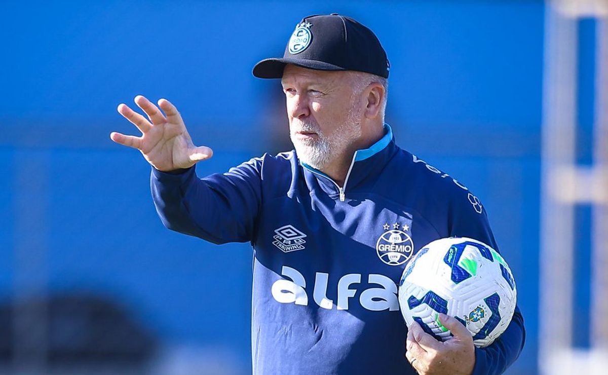 Mano Menezes dá aval e Grêmio coloca Pavón, André Henrique e Nathan Pescador em lista de dispensa