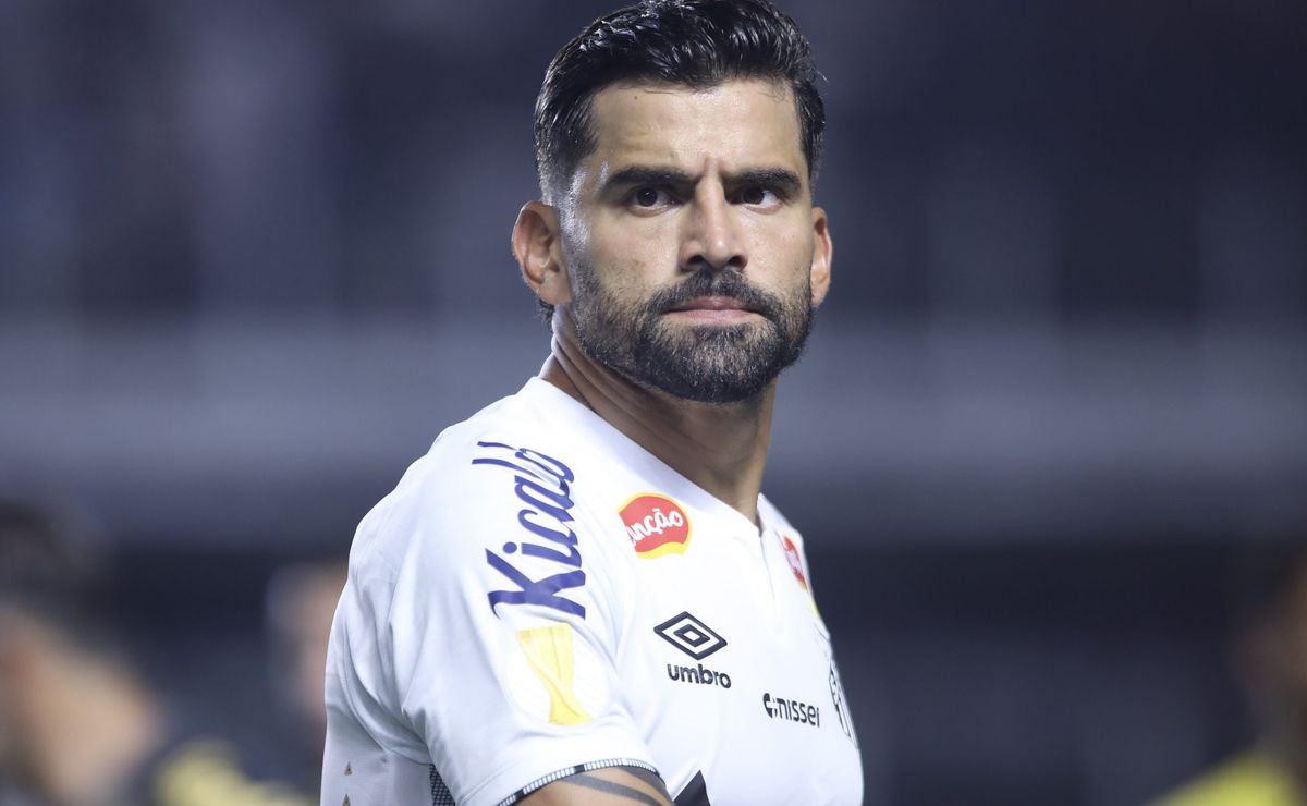 Vai aposentar? Tomás Rincón assusta Santos, mas novidade para maio se refere a patrocínio novo